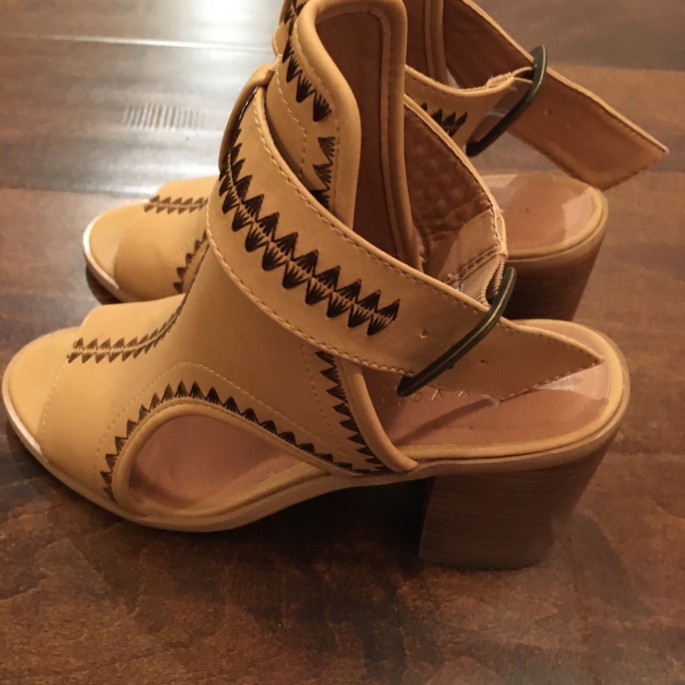 Tan/Brown Heels